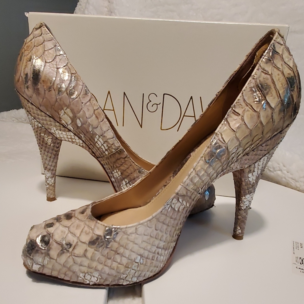 Joan & David Dafelicita Snake Python Peep Toe - image 7